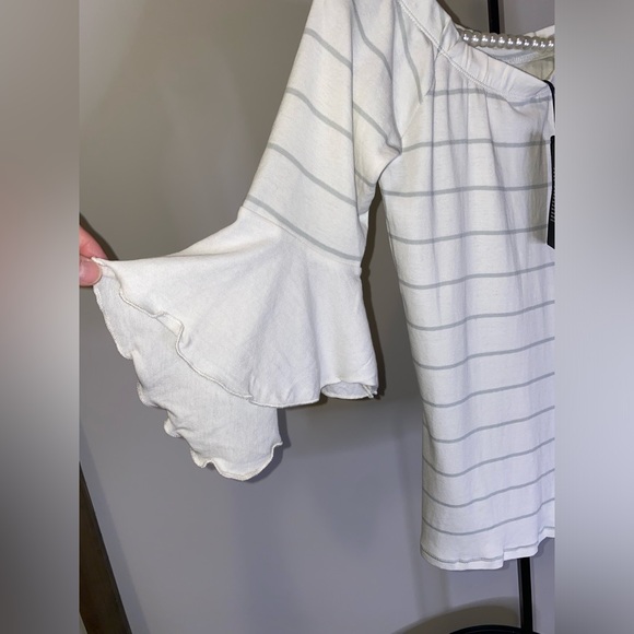 Chaser top - white with grey stripes - nwt - measures like XS ***(tag medium) - Picture 3 of 10